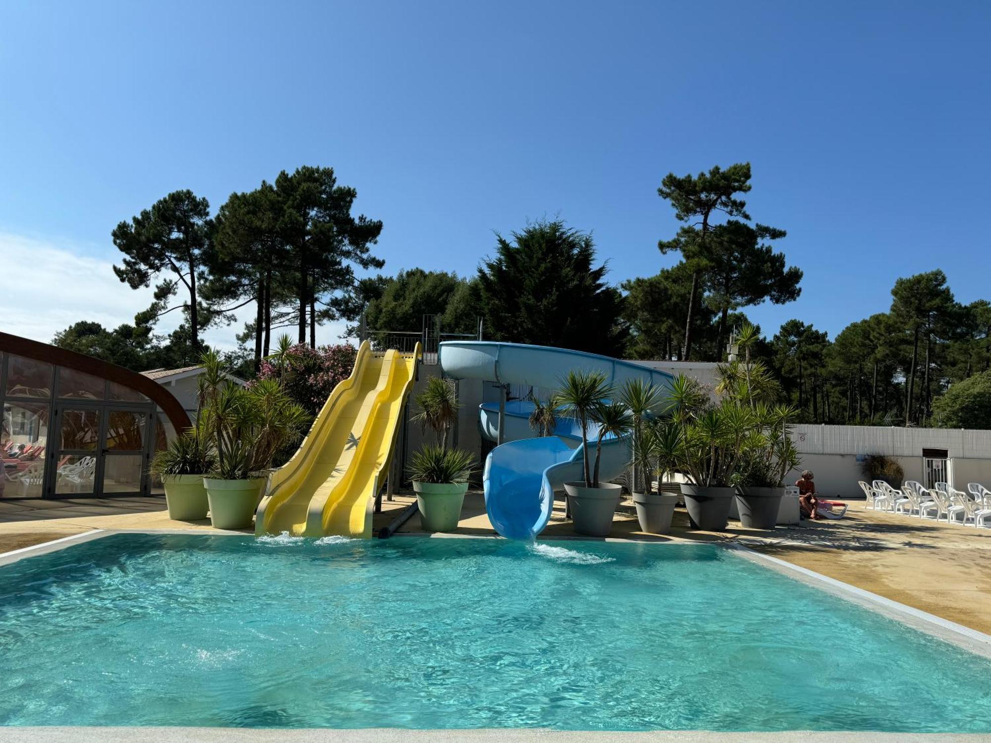 Campingplatz Un Toit Sur Le Bassin Les Embruns *
